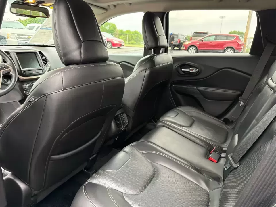 2015 Jeep Cherokee Limited (1C4PJMDS6FW) with an 3.2L V6 DOHC 24V engine, 9-Speed Automatic transmission, located at 1230 East Main St, Xenia, OH, 45385, (937) 908-9800, 39.688026, -83.910172 - Weekend escapes to John Bryan State Park, daily commutes down I70, or school-and-sports runs around Riverside-this 2015 Jeep Cherokee Limited is built for the kind of life that doesn't stay parked. With SUV comfort, confident capability, and upscale features, it's a smart fit for drivers who want on - Photo#10