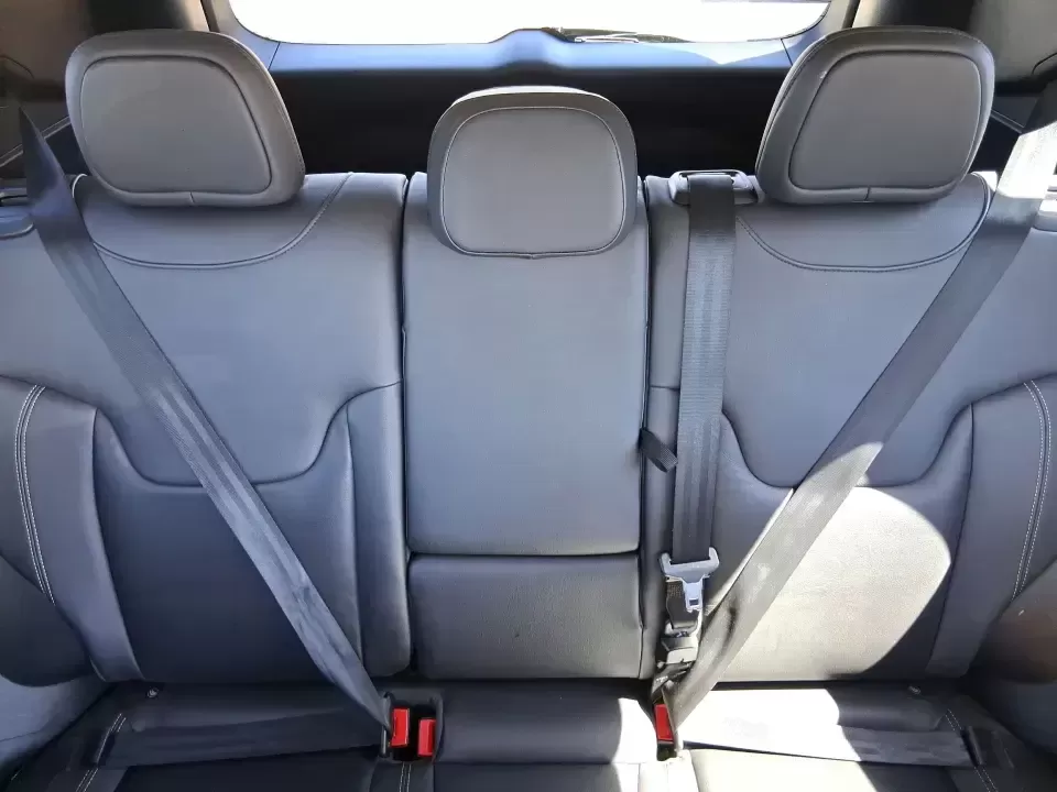 2015 Jeep Renegade Limited (ZACCJADT8FP) with an MultiAir2 Tigershark 2.4L I-4 variable valve contr engine, 9-Speed Automatic transmission, located at 401 Woodman Dr, Riverside, OH, 45431, (937) 908-9800, 39.760899, -84.123421 - Weekend plans, daily commutes, and last-minute road trips feel a lot easier when you've got a compact SUV that fits downtown parking spots but still has the confidence for I-675 and the back roads around the Miami Valley. This 2015 Jeep Renegade Limited is a smart pick for drivers who want SUV versa - Photo#14