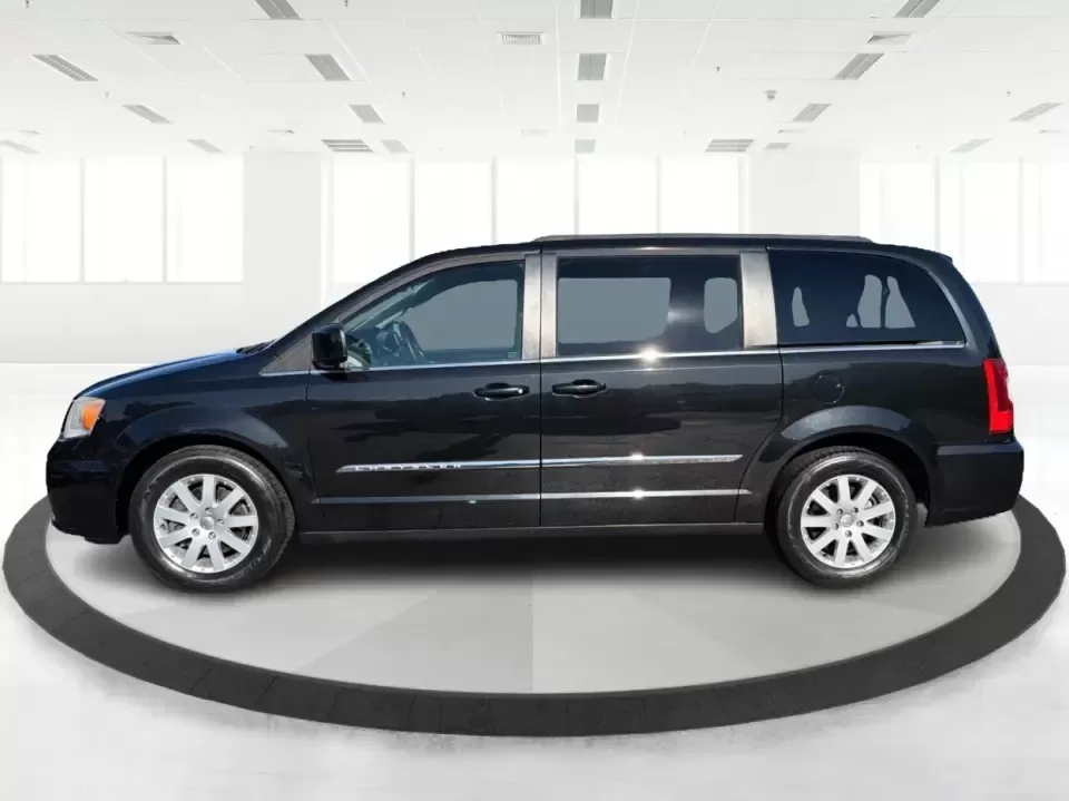 2013 Chrysler Town and Country Touring (2C4RC1BG8DR) with an Pentastar 3.6L V-6 DOHC engine, 6-Speed Automatic transmission, located at 8750 N County Rd 25A, Piqua, OH, 45356, (937) 908-9800, 40.164391, -84.232513 - Road-trip weekends, school drop-offs, and big-box store runs feel a lot easier when you've got a minivan that's built for real life. This 2013 Chrysler Town and Country Touring in Brilliant Black Crystal Pearlcoat is a smart pick for growing families, busy commuters, and budget-conscious buyers wh - Photo#5