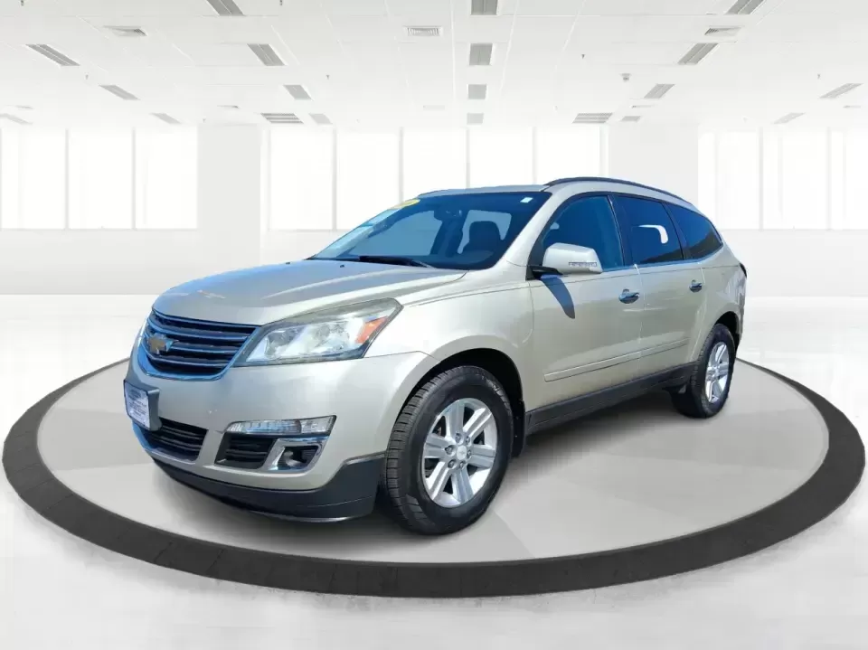2016 Chevrolet Traverse 2LT (1GNKVHKD6GJ) with an 3.6L V-6 gasoline direct injection engine, 6-Speed Automatic transmission, located at 1184 Kauffman Ave, Fairborn, OH, 45324, (937) 908-9800, 39.807072, -84.030914 - Big weekends, busy school mornings, and long commutes feel a lot easier when you've got a roomy SUV that can handle passengers, cargo, and Ohio weather in one comfortable package. This **2016 Chevrolet Traverse 2LT** is built for real life-whether you're shuttling kids to activities, heading out for - Photo#7