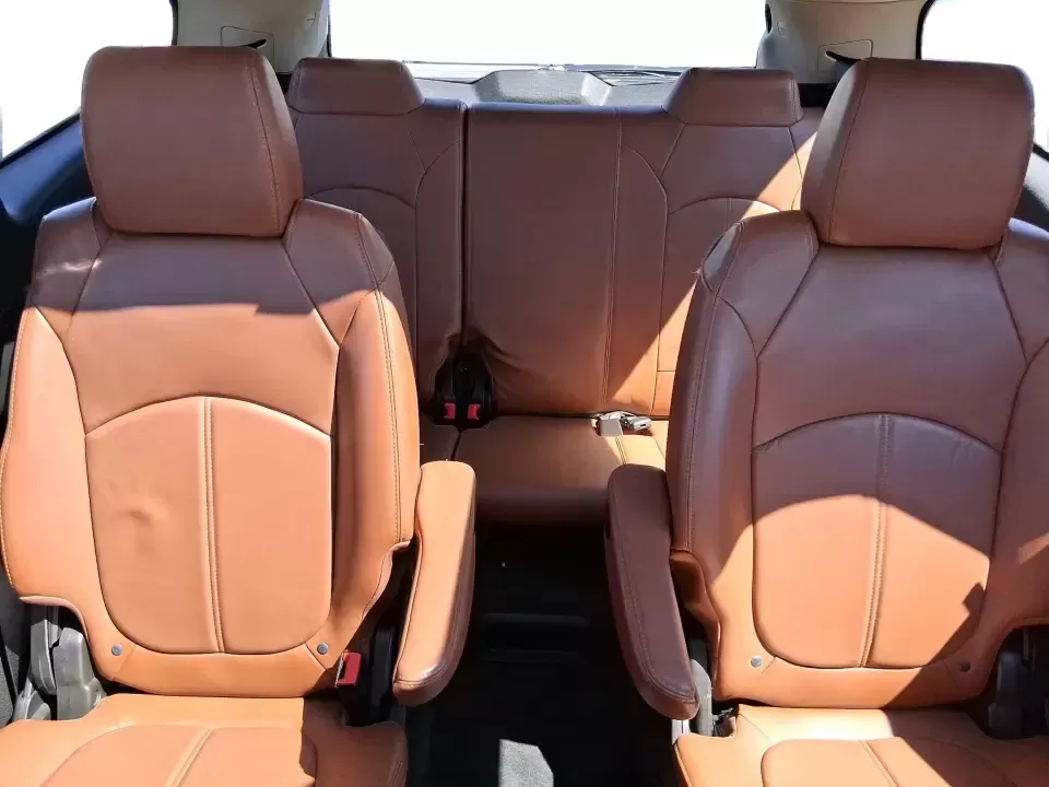 2016 Chevrolet Traverse 2LT (1GNKVHKD6GJ) with an 3.6L V-6 gasoline direct injection engine, 6-Speed Automatic transmission, located at 1184 Kauffman Ave, Fairborn, OH, 45324, (937) 908-9800, 39.807072, -84.030914 - Big weekends, busy school mornings, and long commutes feel a lot easier when you've got a roomy SUV that can handle passengers, cargo, and Ohio weather in one comfortable package. This **2016 Chevrolet Traverse 2LT** is built for real life-whether you're shuttling kids to activities, heading out for - Photo#13