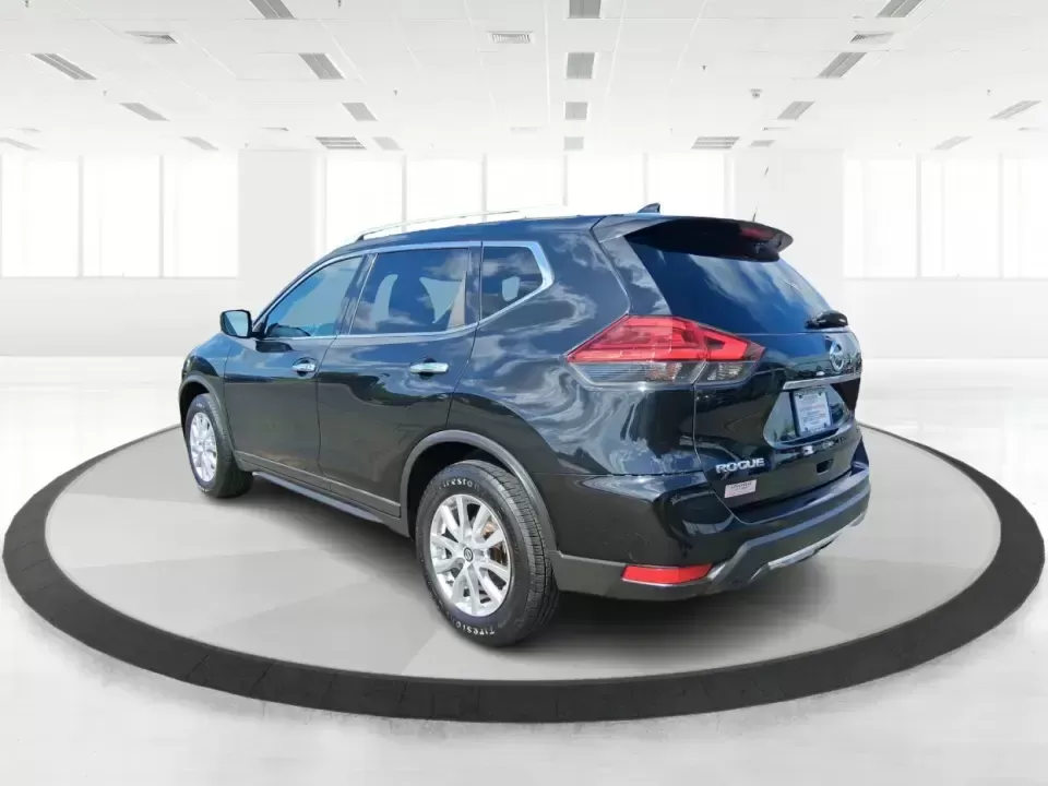 2017 Nissan Rogue SV (KNMAT2MV0HP) with an 2.5L I-4 DOHC engine, CVT transmission, located at 8750 N County Rd 25A, Piqua, OH, 45356, (937) 908-9800, 40.164391, -84.232513 - 2017 Nissan Rogue SV - Photo#4