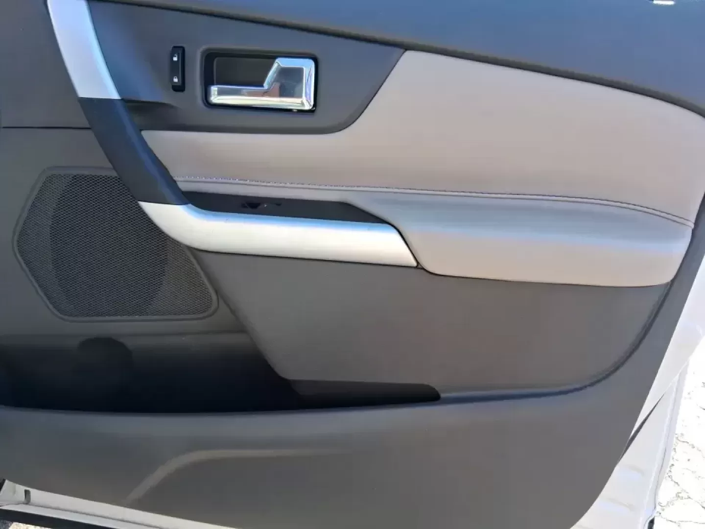 2013 Ford Edge SEL (2FMDK3JC2DB) with an 3.5L V6 DOHC 24V engine, 6-Speed Automatic transmission, located at 8750 N County Rd 25A, Piqua, OH, 45356, (937) 908-9800, 40.164391, -84.232513 - Picture your next road trip up I75 or a busy week of school dropoffs and commuting done in a roomy SUV that feels comfortable, confident, and ready for everyday Ohio life. This 2013 Ford Edge SEL is a smart fit for drivers who want midsize versatility without the bulky footprint-great for growing fa - Photo#20