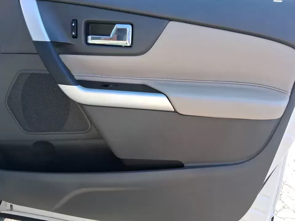 2013 Ford Edge SEL (2FMDK3JC2DB) with an 3.5L V6 DOHC 24V engine, 6-Speed Automatic transmission, located at 8750 N County Rd 25A, Piqua, OH, 45356, (937) 908-9800, 40.164391, -84.232513 - 2013 Ford Edge SEL - Photo#20