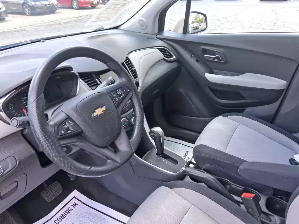 2018 Chevrolet Trax LT (3GNCJLSB1JL) with an ECOTEC 1.4L I-4 DOHC engine, 6A transmission, located at 4508 South Dixie Dr, Moraine, OH, 45439, (937) 908-9800, 39.689976, -84.218452 - Need a small SUV that fits city parking, handles daily commutes, and still has room for weekend getaways to Carillon Historical Park or a quick run down I75? This 2018 Chevrolet Trax LT is built for real-life Moraine and Dayton-area driving-easy to maneuver, comfortable for long stretches on South D - Photo#9