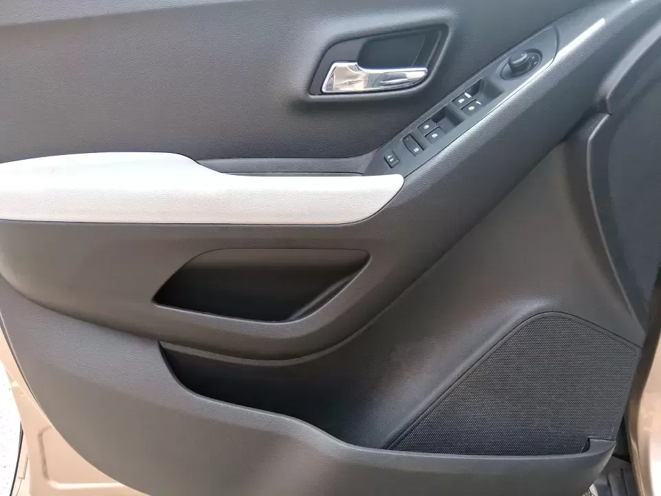2018 Chevrolet Trax LT (3GNCJLSB1JL) with an ECOTEC 1.4L I-4 DOHC engine, 6A transmission, located at 4508 South Dixie Dr, Moraine, OH, 45439, (937) 908-9800, 39.689976, -84.218452 - Need a small SUV that fits city parking, handles daily commutes, and still has room for weekend getaways to Carillon Historical Park or a quick run down I75? This 2018 Chevrolet Trax LT is built for real-life Moraine and Dayton-area driving-easy to maneuver, comfortable for long stretches on South D - Photo#18