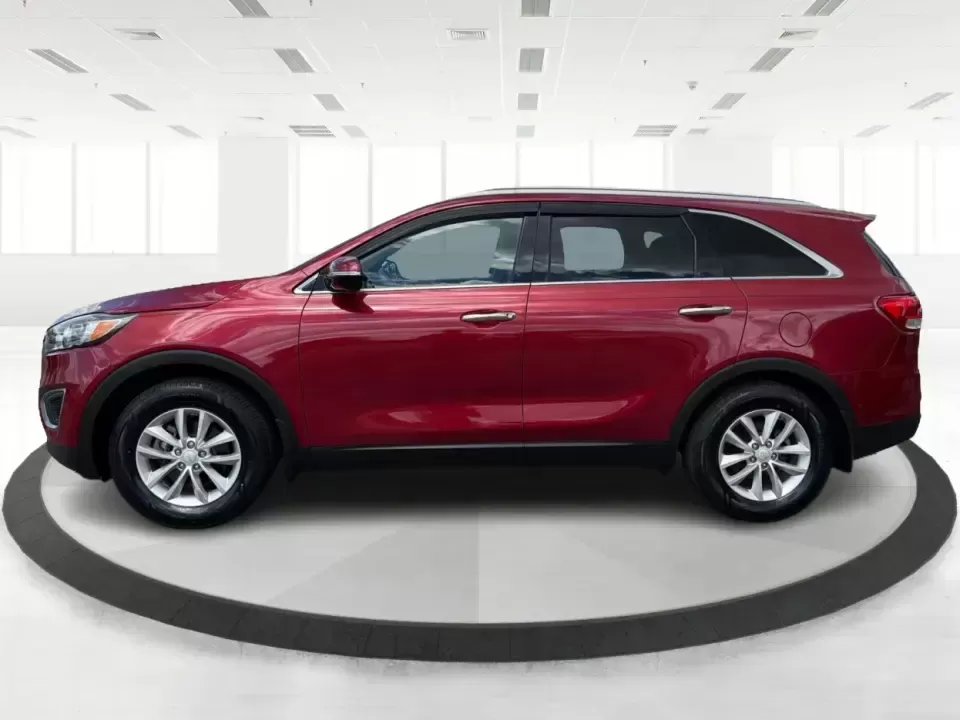 2016 Kia Sorento 2.4L LX (5XYPG4A38GG) with an 2.4L I-4 gasoline direct injection engine, 6-Speed Automatic transmission, located at 880 E. National Road, Vandalia, OH, 45377, (937) 908-9800, 39.891918, -84.183594 - Load up the family, point the hood toward I75, and make weekend plans feel easy again-this 2016 Kia Sorento LX is the kind of midsize SUV that fits real life in Vandalia, from school runs and grocery stops to road trips toward Dayton or a quick getaway out by the Great Miami River. Finished in stand - Photo#5