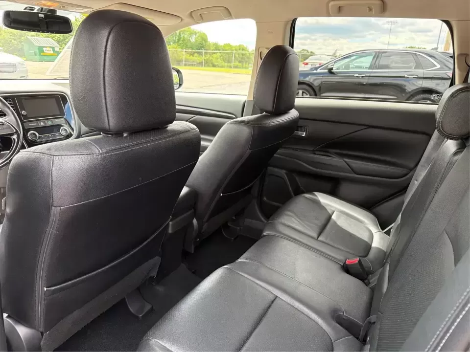 2018 Mitsubishi Outlander SEL (JA4AD3A39JJ) with an 2.4L I-4 variable valve control engine, CVT transmission, located at 1230 East Main St, Xenia, OH, 45385, (937) 908-9800, 39.688026, -83.910172 - Weekend road trips to John Bryan State Park, daily commutes down US-35, or school-drop runs around Xenia's neighborhoods-this 2018 Mitsubishi Outlander SEL is the kind of SUV that fits real life. Finished in eye-catching Cosmic Blue Metallic and built with three-row flexibility, it's a smart pick fo - Photo#10