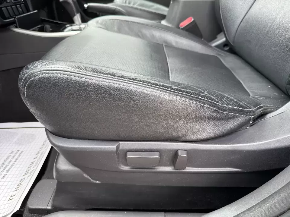2018 Mitsubishi Outlander SEL (JA4AD3A39JJ) with an 2.4L I-4 variable valve control engine, CVT transmission, located at 1230 East Main St, Xenia, OH, 45385, (937) 908-9800, 39.688026, -83.910172 - Weekend road trips to John Bryan State Park, daily commutes down US-35, or school-drop runs around Xenia's neighborhoods-this 2018 Mitsubishi Outlander SEL is the kind of SUV that fits real life. Finished in eye-catching Cosmic Blue Metallic and built with three-row flexibility, it's a smart pick fo - Photo#17