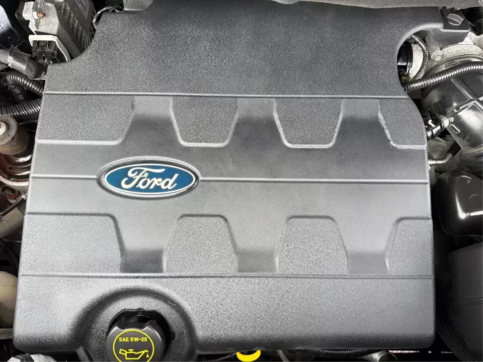 2015 Ford Edge Titanium (2FMTK4K82FB) with an 3.5L V6 DOHC 24V engine, 6-Speed Automatic transmission, located at 1184 Kauffman Ave, Fairborn, OH, 45324, (937) 908-9800, 39.807072, -84.030914 - Need a comfortable, confident SUV for Dayton-area commuting, school drop-offs, and spontaneous weekend getaways to Yellow Springs? This 2015 Ford Edge Titanium in Tuxedo Black Metallic blends everyday practicality with upscale features, giving you a road-trip-ready ride that fits a busy life in Fair - Photo#11