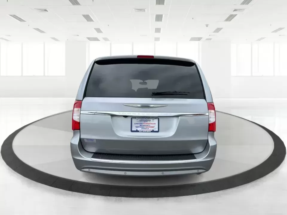 2015 Chrysler Town and Country Touring-L (2C4RC1CG9FR) with an 3.6L V-6 DOHC engine, 6-Speed Automatic transmission, located at 1230 East Main St, Xenia, OH, 45385, (937) 908-9800, 39.688026, -83.910172 - Road-trip ready and kid-hauler approved, this 2015 Chrysler Town and Country Touring-L is built for real life in Xenia-school drop-offs, long commutes to Dayton, and weekend runs to Caesar Creek State Park with the whole crew and everyone's gear. With its comfortable cabin, family-friendly tech, a - Photo#3
