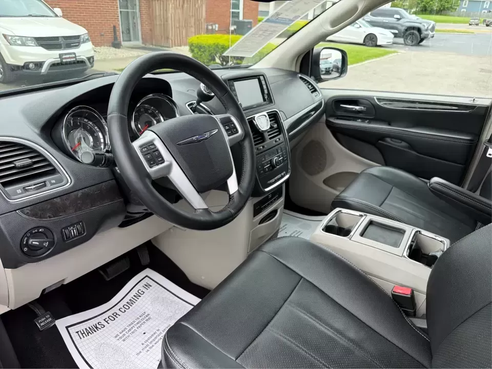 2015 Chrysler Town and Country Touring-L (2C4RC1CG9FR) with an 3.6L V-6 DOHC engine, 6-Speed Automatic transmission, located at 1230 East Main St, Xenia, OH, 45385, (937) 908-9800, 39.688026, -83.910172 - Road-trip ready and kid-hauler approved, this 2015 Chrysler Town and Country Touring-L is built for real life in Xenia-school drop-offs, long commutes to Dayton, and weekend runs to Caesar Creek State Park with the whole crew and everyone's gear. With its comfortable cabin, family-friendly tech, a - Photo#9