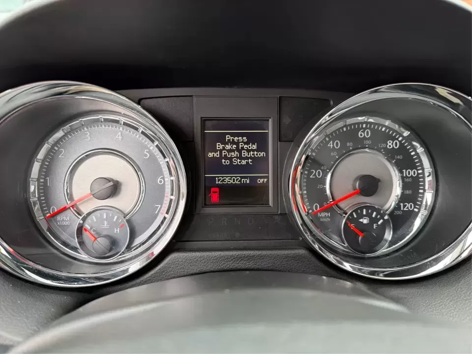 2015 Chrysler Town and Country Touring-L (2C4RC1CG9FR) with an 3.6L V-6 DOHC engine, 6-Speed Automatic transmission, located at 1230 East Main St, Xenia, OH, 45385, (937) 908-9800, 39.688026, -83.910172 - Road-trip ready and kid-hauler approved, this 2015 Chrysler Town and Country Touring-L is built for real life in Xenia-school drop-offs, long commutes to Dayton, and weekend runs to Caesar Creek State Park with the whole crew and everyone's gear. With its comfortable cabin, family-friendly tech, a - Photo#15