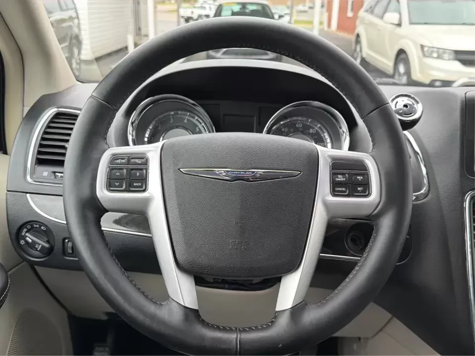 2015 Chrysler Town and Country Touring-L (2C4RC1CG9FR) with an 3.6L V-6 DOHC engine, 6-Speed Automatic transmission, located at 1230 East Main St, Xenia, OH, 45385, (937) 908-9800, 39.688026, -83.910172 - Road-trip ready and kid-hauler approved, this 2015 Chrysler Town and Country Touring-L is built for real life in Xenia-school drop-offs, long commutes to Dayton, and weekend runs to Caesar Creek State Park with the whole crew and everyone's gear. With its comfortable cabin, family-friendly tech, a - Photo#16