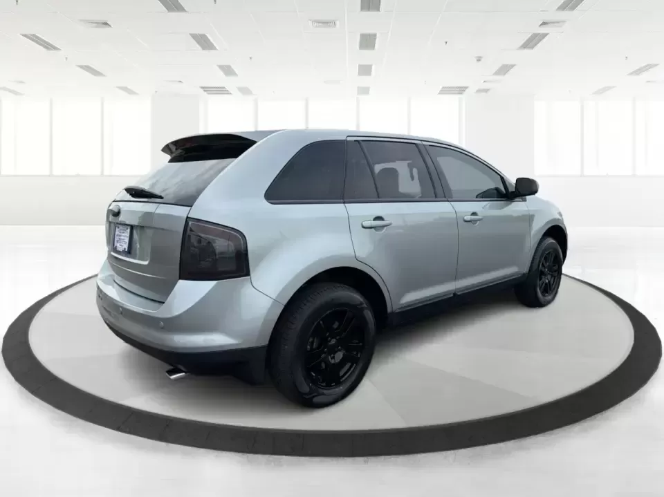2007 Ford Edge SEL Plus (2FMDK39CX7B) with an Duratec 3.5L V-6 DOHC engine, 6-Speed Automatic Overdrive transmission, located at 880 E. National Road, Vandalia, OH, 45377, (937) 908-9800, 39.891918, -84.183594 - Need a comfortable, confident SUV for daily commuting on I75, school drop-offs, or weekend runs to Englewood MetroPark? This 2007 Ford Edge SEL Plus blends roomy practicality with upscale touches, making it a smart pick for drivers who want an easy-to-live-with crossover that fits real life in Vanda - Photo#2