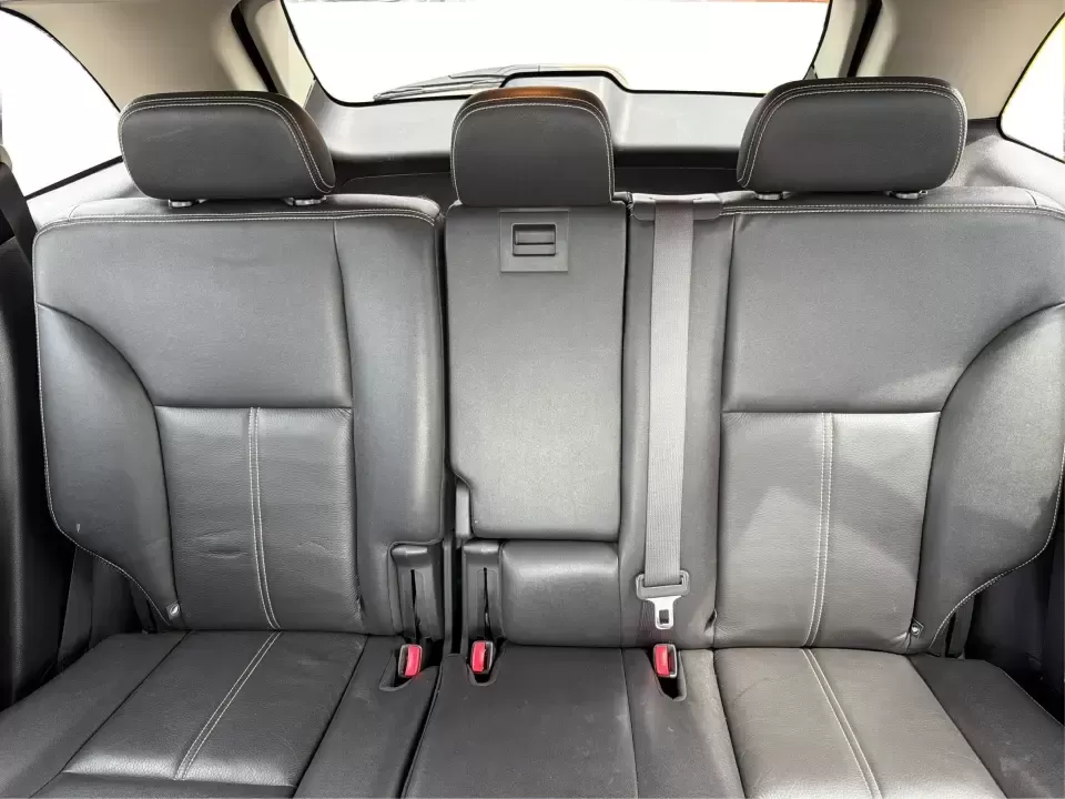 2007 Ford Edge SEL Plus (2FMDK39CX7B) with an Duratec 3.5L V-6 DOHC engine, 6-Speed Automatic Overdrive transmission, located at 880 E. National Road, Vandalia, OH, 45377, (937) 908-9800, 39.891918, -84.183594 - Need a comfortable, confident SUV for daily commuting on I75, school drop-offs, or weekend runs to Englewood MetroPark? This 2007 Ford Edge SEL Plus blends roomy practicality with upscale touches, making it a smart pick for drivers who want an easy-to-live-with crossover that fits real life in Vanda - Photo#14