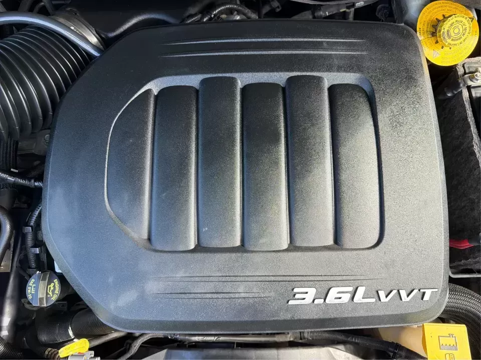 2015 Chrysler Town and Country Touring (2C4RC1BG1FR) with an 3.6L V-6 DOHC engine, 6-Speed Automatic transmission, located at 1951 S Dayton Lakeview Rd., New Carlisle, OH, 45344, (937) 908-9800, 39.890999, -84.050255 - Load up the kids, the snacks, and the luggage-this 2015 Chrysler Town and Country Touring is built for real life in New Carlisle, whether you're running daily school drop-offs, commuting toward Dayton, or packing up for a weekend road trip. Finished in eye-catching True Blue Pearlcoat, this family - Photo#11
