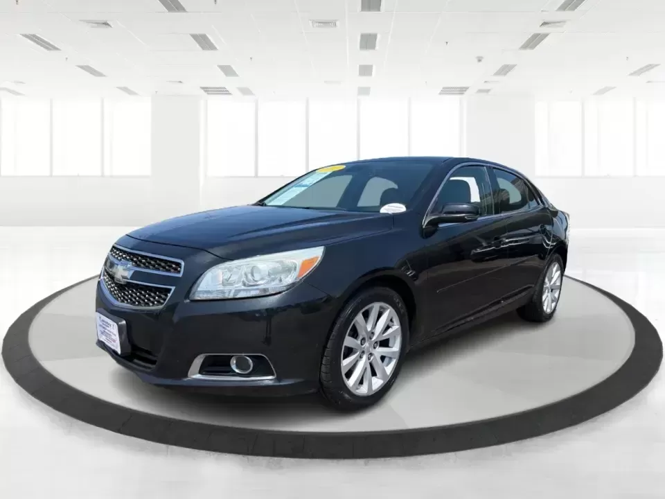 2013 Chevrolet Malibu 2LT (1G11E5SA0DF) with an ECOTEC 2.5L I-4 gasoline direct injection engine, 6-Speed Automatic transmission, located at 880 E. National Road, Vandalia, OH, 45377, (937) 908-9800, 39.891918, -84.183594 - Need a dependable sedan for the daily commute up I75, quick school drop-offs, and comfortable weekend drives to the Dayton Art Institute or a Dragons game? This 2013 Chevrolet Malibu 2LT in Black Granite Metallic fits the real-life routine of busy families, first-time buyers, and budget-conscious dr - Photo#8