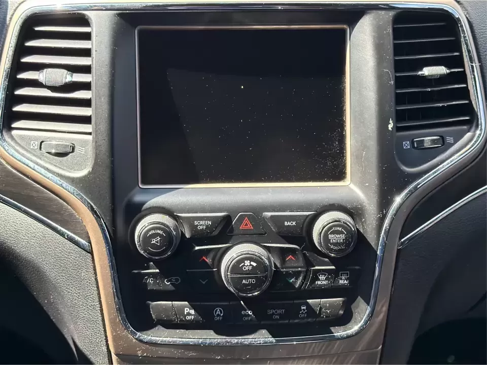 2017 Jeep Grand Cherokee Limited 4x2 (1C4RJEBG2HC) with an 3.6L V6 DOHC 24V engine, 8A transmission, located at 880 E. National Road, Vandalia, OH, 45377, (937) 908-9800, 39.891918, -84.183594 - Picture your next road trip starting in Vandalia-bags packed, playlists ready, and the comfort to make every mile feel easy. This 2017 Jeep Grand Cherokee Limited 4x2 is a smart fit for busy families, daily commuters heading toward Dayton, and weekend explorers who want SUV space and Jeep style with - Photo#13