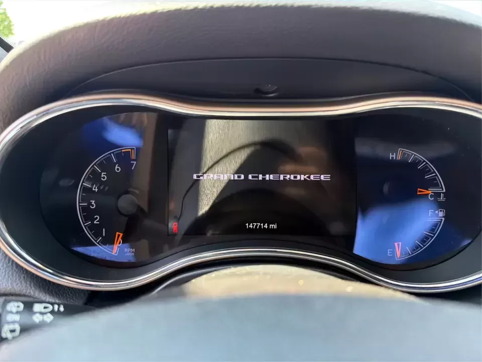 2017 Jeep Grand Cherokee Limited 4x2 (1C4RJEBG2HC) with an 3.6L V6 DOHC 24V engine, 8A transmission, located at 880 E. National Road, Vandalia, OH, 45377, (937) 908-9800, 39.891918, -84.183594 - Picture your next road trip starting in Vandalia-bags packed, playlists ready, and the comfort to make every mile feel easy. This 2017 Jeep Grand Cherokee Limited 4x2 is a smart fit for busy families, daily commuters heading toward Dayton, and weekend explorers who want SUV space and Jeep style with - Photo#15