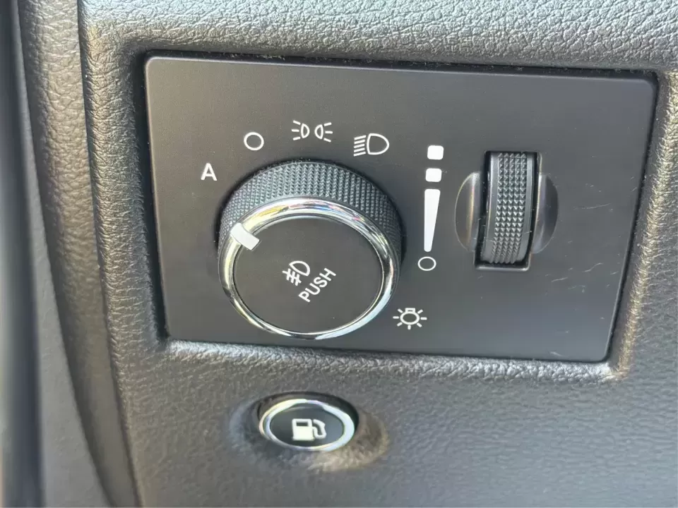 2017 Jeep Grand Cherokee Limited 4x2 (1C4RJEBG2HC) with an 3.6L V6 DOHC 24V engine, 8A transmission, located at 880 E. National Road, Vandalia, OH, 45377, (937) 908-9800, 39.891918, -84.183594 - Picture your next road trip starting in Vandalia-bags packed, playlists ready, and the comfort to make every mile feel easy. This 2017 Jeep Grand Cherokee Limited 4x2 is a smart fit for busy families, daily commuters heading toward Dayton, and weekend explorers who want SUV space and Jeep style with - Photo#17