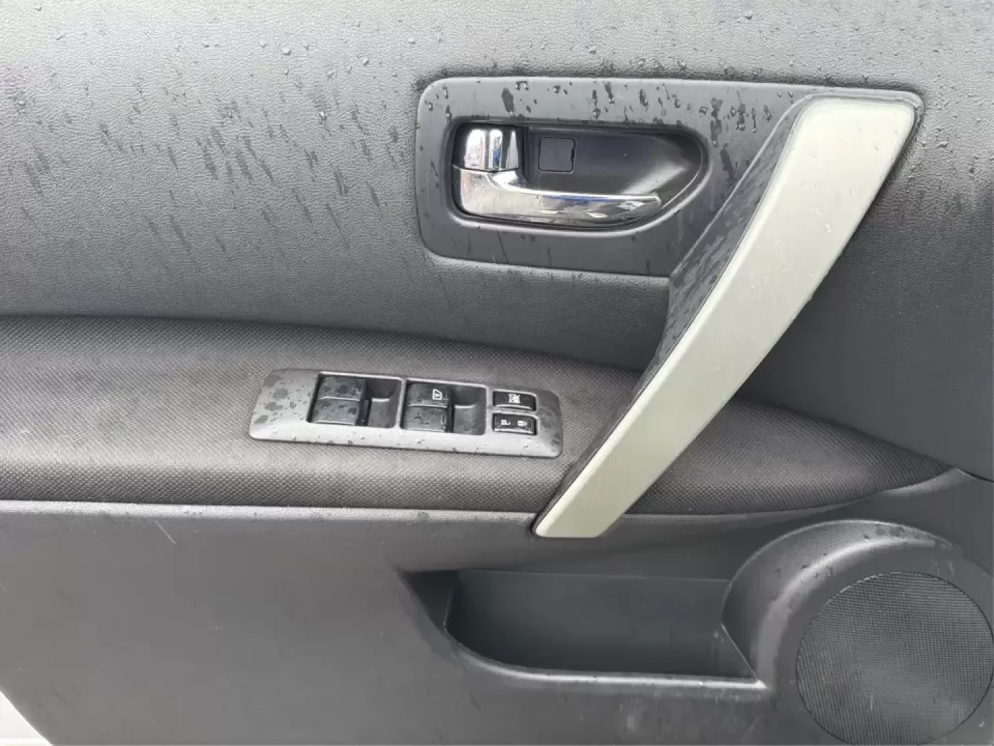 2012 Nissan Rogue S (JN8AS5MV2CW) with an 2.5L I-4 DOHC engine, Continuously Variable Transmission transmission, located at 1230 East Main St, Xenia, OH, 45385, (937) 908-9800, 39.688026, -83.910172 - Weekend getaways to Carillon Historical Park, grocery runs for a growing family, or a steady daily commute down I675 and Route 35-this 2012 Nissan Rogue S is the kind of compact SUV that fits real life in Riverside, Ohio. With its easy-to-park size, versatile cargo space, and confident all-wheel dri - Photo#17