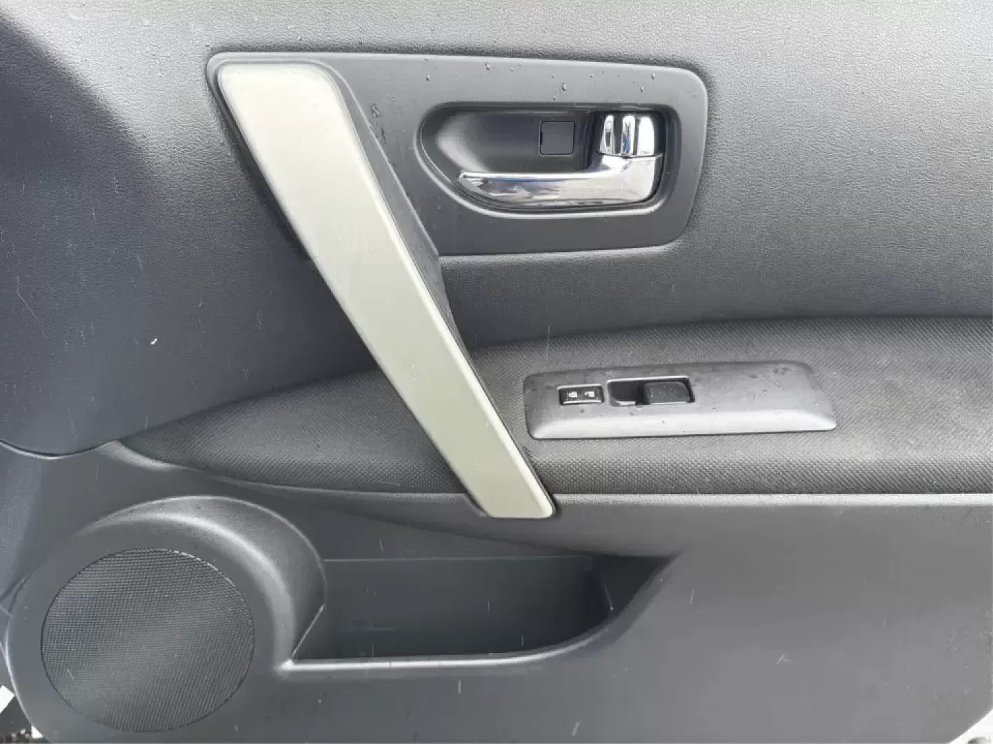 2012 Nissan Rogue S (JN8AS5MV2CW) with an 2.5L I-4 DOHC engine, Continuously Variable Transmission transmission, located at 1230 East Main St, Xenia, OH, 45385, (937) 908-9800, 39.688026, -83.910172 - Weekend getaways to Carillon Historical Park, grocery runs for a growing family, or a steady daily commute down I675 and Route 35-this 2012 Nissan Rogue S is the kind of compact SUV that fits real life in Riverside, Ohio. With its easy-to-park size, versatile cargo space, and confident all-wheel dri - Photo#18