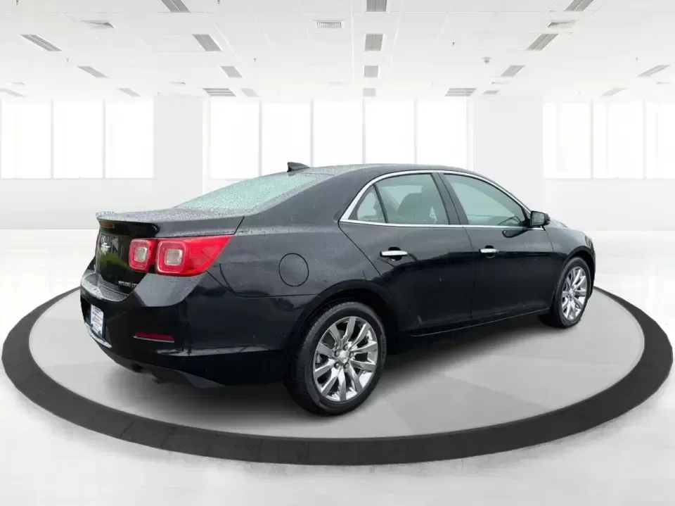 2016 Chevrolet Malibu Limited LTZ (1G11E5SA0GU) with an 2.5L I-4 gasoline direct injection engine, 6A transmission, located at 1184 Kauffman Ave, Fairborn, OH, 45324, (937) 908-9800, 39.807072, -84.030914 - Need a comfortable, fuel-friendly sedan for the daily commute from Fairborn to Wright-Patterson AFB, quick errands near The Greene, or a weekend road trip down I-675 and I-70? This 2016 Chevrolet Malibu Limited LTZ blends a refined ride with upscale features, making it a smart pick for busy professi - Photo#2