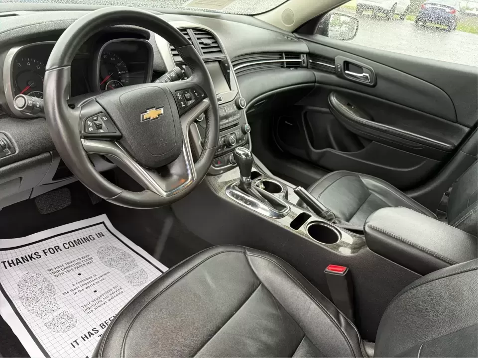 2016 Chevrolet Malibu Limited LTZ (1G11E5SA0GU) with an 2.5L I-4 gasoline direct injection engine, 6A transmission, located at 1184 Kauffman Ave, Fairborn, OH, 45324, (937) 908-9800, 39.807072, -84.030914 - Need a comfortable, fuel-friendly sedan for the daily commute from Fairborn to Wright-Patterson AFB, quick errands near The Greene, or a weekend road trip down I-675 and I-70? This 2016 Chevrolet Malibu Limited LTZ blends a refined ride with upscale features, making it a smart pick for busy professi - Photo#9