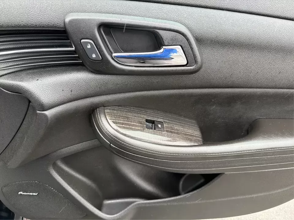 2016 Chevrolet Malibu Limited LTZ (1G11E5SA0GU) with an 2.5L I-4 gasoline direct injection engine, 6A transmission, located at 1184 Kauffman Ave, Fairborn, OH, 45324, (937) 908-9800, 39.807072, -84.030914 - Need a comfortable, fuel-friendly sedan for the daily commute from Fairborn to Wright-Patterson AFB, quick errands near The Greene, or a weekend road trip down I-675 and I-70? This 2016 Chevrolet Malibu Limited LTZ blends a refined ride with upscale features, making it a smart pick for busy professi - Photo#20