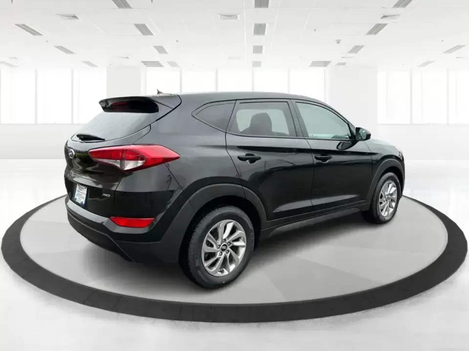 2018 Hyundai Tucson SE (KM8J2CA41JU) with an Nu 2L I-4 gasoline direct injection engine, 6A transmission, located at 4508 South Dixie Dr, Moraine, OH, 45439, (937) 908-9800, 39.689976, -84.218452 - Pack up the kids for a day at Carillon Historical Park, load camping gear for a weekend at Germantown MetroPark, or settle into a comfortable long commute down I-75-this 2018 Hyundai Tucson SE is the kind of compact SUV that fits real life in the Miami Valley. With its versatile SUV body style, conf - Photo#2