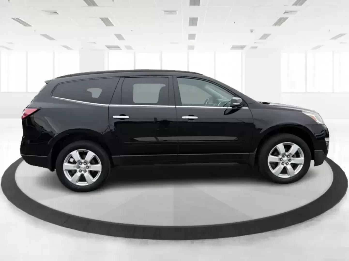 2016 Chevrolet Traverse 1LT (1GNKRGKD1GJ) with an 3.6L V-6 gasoline direct injection engine, 6A transmission, located at 8750 N County Rd 25A, Piqua, OH, 45356, (937) 908-9800, 40.164391, -84.232513 - Load up the kids, the cooler, and the weekend plans-this 2016 Chevrolet Traverse 1LT is the kind of family-ready SUV that makes school runs, long commutes, and Ohio road trips feel simpler. With three-row flexibility, a confident 3.6L V6, and everyday comfort features, it's a smart pick for growing- Photo#1