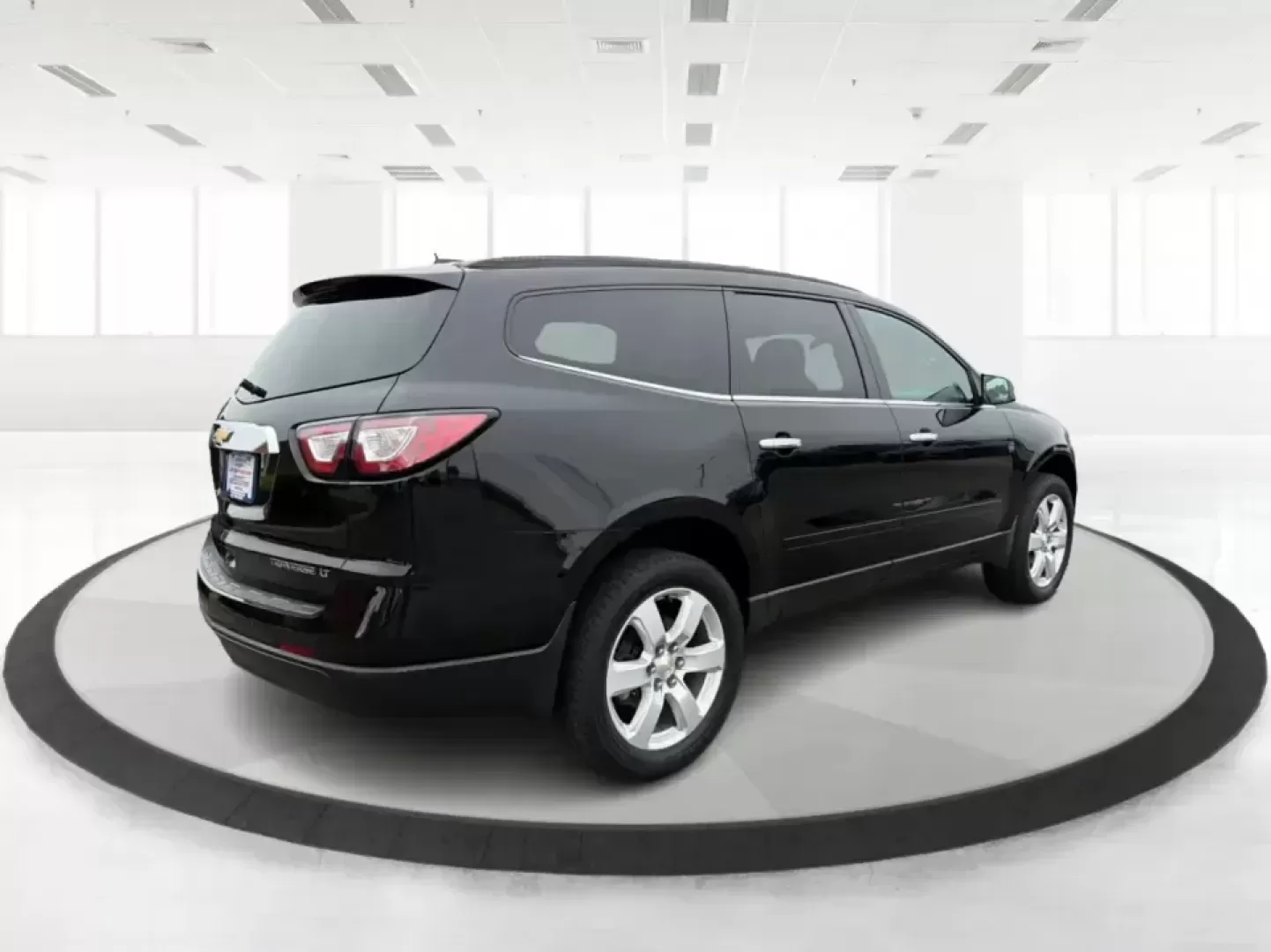 2016 Chevrolet Traverse 1LT (1GNKRGKD1GJ) with an 3.6L V-6 gasoline direct injection engine, 6A transmission, located at 8750 N County Rd 25A, Piqua, OH, 45356, (937) 908-9800, 40.164391, -84.232513 - Load up the kids, the cooler, and the weekend plans-this 2016 Chevrolet Traverse 1LT is the kind of family-ready SUV that makes school runs, long commutes, and Ohio road trips feel simpler. With three-row flexibility, a confident 3.6L V6, and everyday comfort features, it's a smart pick for growing- Photo#2