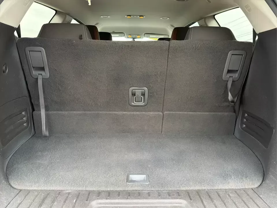 2016 Chevrolet Traverse 1LT (1GNKRGKD1GJ) with an 3.6L V-6 gasoline direct injection engine, 6A transmission, located at 8750 N County Rd 25A, Piqua, OH, 45356, (937) 908-9800, 40.164391, -84.232513 - Load up the kids, the cooler, and the weekend plans-this 2016 Chevrolet Traverse 1LT is the kind of family-ready SUV that makes school runs, long commutes, and Ohio road trips feel simpler. With three-row flexibility, a confident 3.6L V6, and everyday comfort features, it's a smart pick for growing - Photo#12