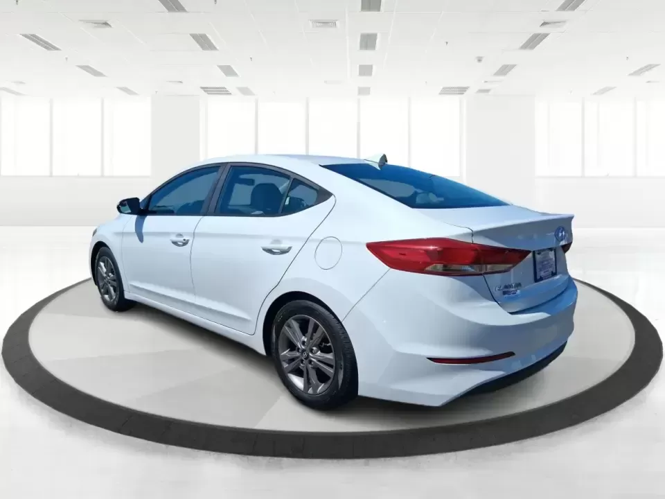 2017 Hyundai Elantra SE (5NPD84LF7HH) with an Nu 2L I-4 DOHC engine, 6A transmission, located at 880 E. National Road, Vandalia, OH, 45377, (937) 908-9800, 39.891918, -84.183594 - Need a smart, efficient sedan for the daily commute from Vandalia to Dayton, quick school drop-offs, or weekend runs out to the National Museum of the U.S. Air Force? This 2017 Hyundai Elantra SE is the kind of practical, comfortable ride that fits real life-easy to park, easy to drive, and efficien - Photo#4
