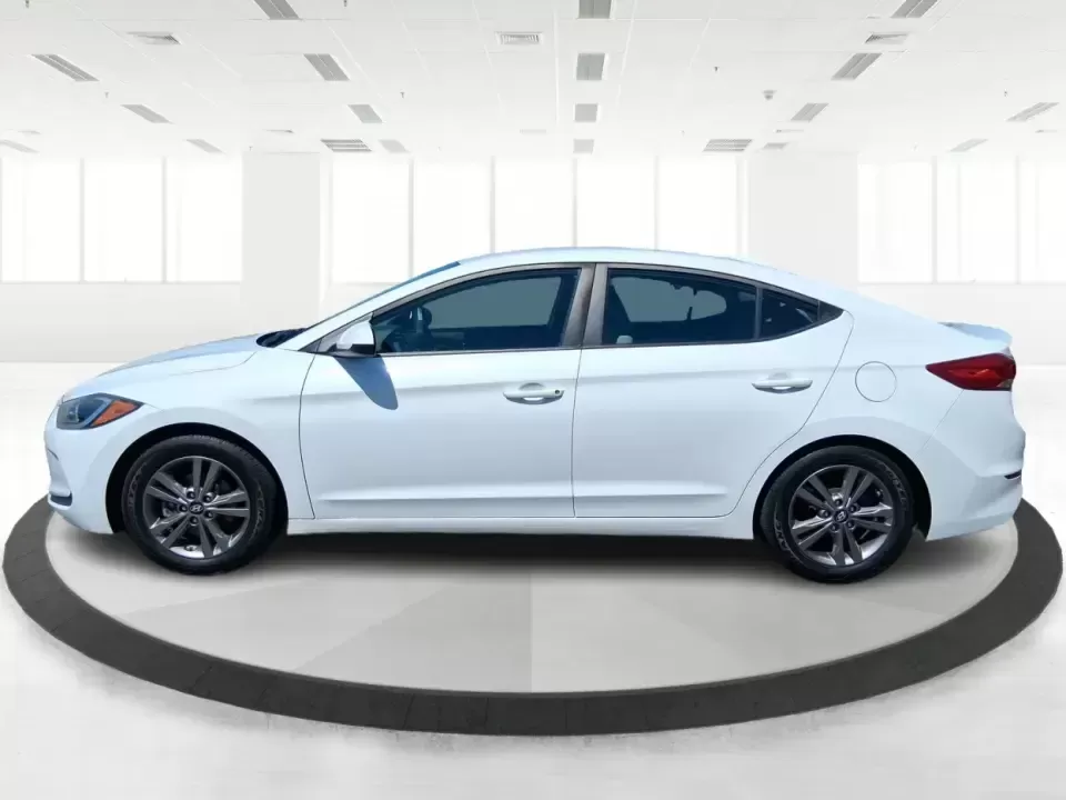 2017 Hyundai Elantra SE (5NPD84LF7HH) with an Nu 2L I-4 DOHC engine, 6A transmission, located at 880 E. National Road, Vandalia, OH, 45377, (937) 908-9800, 39.891918, -84.183594 - Need a smart, efficient sedan for the daily commute from Vandalia to Dayton, quick school drop-offs, or weekend runs out to the National Museum of the U.S. Air Force? This 2017 Hyundai Elantra SE is the kind of practical, comfortable ride that fits real life-easy to park, easy to drive, and efficien - Photo#5
