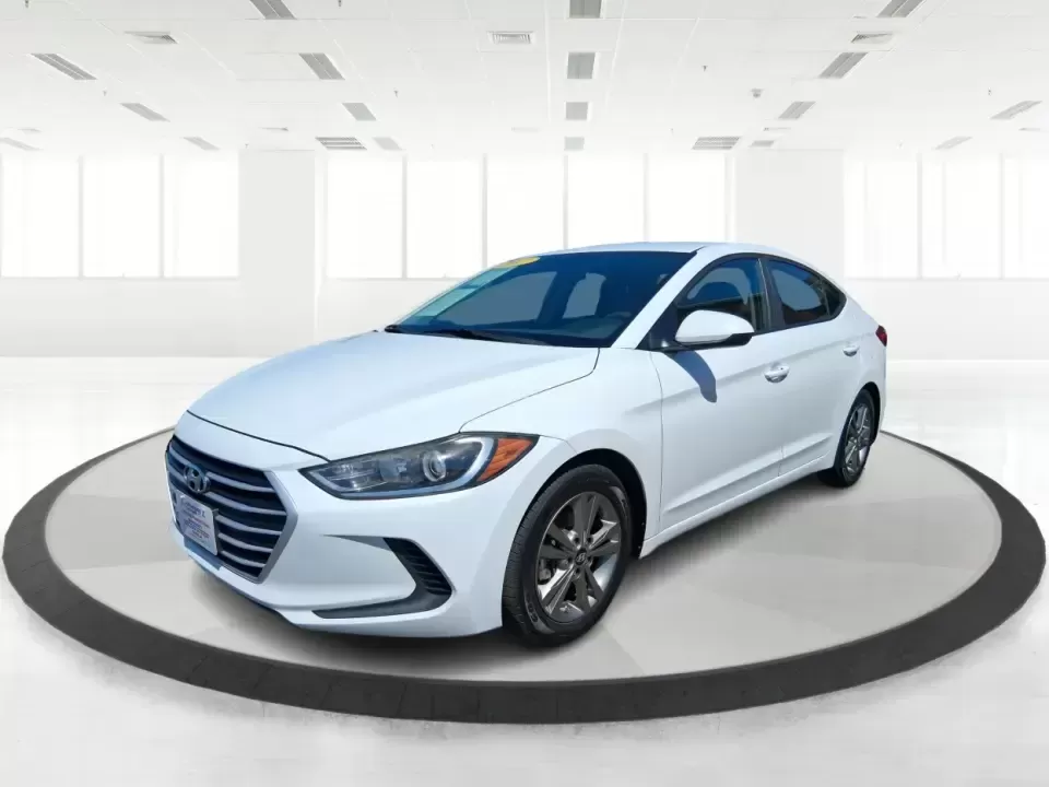 2017 Hyundai Elantra SE (5NPD84LF7HH) with an Nu 2L I-4 DOHC engine, 6A transmission, located at 880 E. National Road, Vandalia, OH, 45377, (937) 908-9800, 39.891918, -84.183594 - Need a smart, efficient sedan for the daily commute from Vandalia to Dayton, quick school drop-offs, or weekend runs out to the National Museum of the U.S. Air Force? This 2017 Hyundai Elantra SE is the kind of practical, comfortable ride that fits real life-easy to park, easy to drive, and efficien - Photo#8