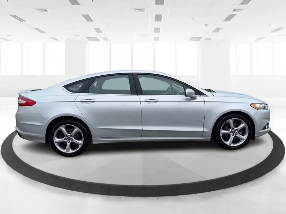 2014 Ford Fusion SE (3FA6P0H90ER) with an 2.0L L4 DOHC 16V engine, located at 1951 S Dayton Lakeview Rd., New Carlisle, OH, 45344, (937) 908-9800, 39.890999, -84.050255 - Need a smart, comfortable sedan for the daily drive from New Carlisle to Dayton, Wright-Patterson AFB, or Springfield-plus something that's still enjoyable for weekend trips to Buck Creek or an evening out near The Greene? This 2014 Ford Fusion SE blends commuter-friendly efficiency with upscale fea - Photo#1