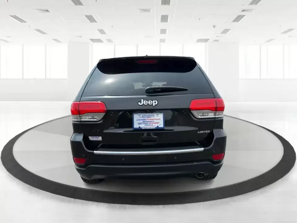 2015 Jeep Grand Cherokee Limited (1C4RJEBG4FC) with an 3.6L V6 DOHC 24V engine, 8-Speed Automatic transmission, located at 1230 East Main St, Xenia, OH, 45385, (937) 908-9800, 39.688026, -83.910172 - Picture your next weekend: loading up the family for a day at Carillon Historical Park, cruising down I675 with the A/C keeping everyone comfortable, then heading out toward Eastwood MetroPark with plenty of cargo space for chairs, coolers, and gear. This 2015 Jeep Grand Cherokee Limited is the kind - Photo#3