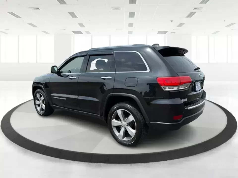 2015 Jeep Grand Cherokee Limited (1C4RJEBG4FC) with an 3.6L V6 DOHC 24V engine, 8-Speed Automatic transmission, located at 1230 East Main St, Xenia, OH, 45385, (937) 908-9800, 39.688026, -83.910172 - Picture your next weekend: loading up the family for a day at Carillon Historical Park, cruising down I675 with the A/C keeping everyone comfortable, then heading out toward Eastwood MetroPark with plenty of cargo space for chairs, coolers, and gear. This 2015 Jeep Grand Cherokee Limited is the kind - Photo#4