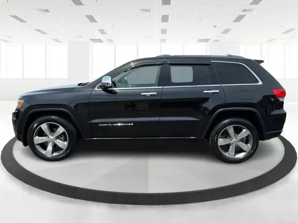 2015 Jeep Grand Cherokee Limited (1C4RJEBG4FC) with an 3.6L V6 DOHC 24V engine, 8-Speed Automatic transmission, located at 1230 East Main St, Xenia, OH, 45385, (937) 908-9800, 39.688026, -83.910172 - Picture your next weekend: loading up the family for a day at Carillon Historical Park, cruising down I675 with the A/C keeping everyone comfortable, then heading out toward Eastwood MetroPark with plenty of cargo space for chairs, coolers, and gear. This 2015 Jeep Grand Cherokee Limited is the kind - Photo#5