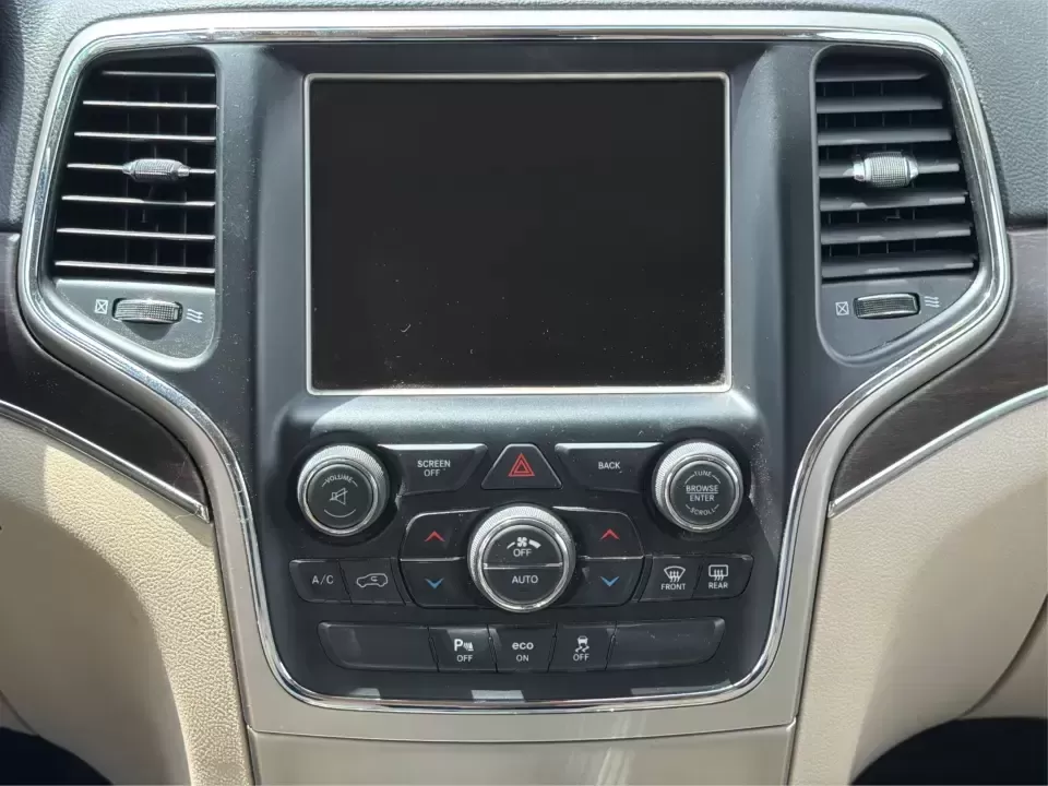 2015 Jeep Grand Cherokee Limited (1C4RJEBG4FC) with an 3.6L V6 DOHC 24V engine, 8-Speed Automatic transmission, located at 1230 East Main St, Xenia, OH, 45385, (937) 908-9800, 39.688026, -83.910172 - Picture your next weekend: loading up the family for a day at Carillon Historical Park, cruising down I675 with the A/C keeping everyone comfortable, then heading out toward Eastwood MetroPark with plenty of cargo space for chairs, coolers, and gear. This 2015 Jeep Grand Cherokee Limited is the kind - Photo#13