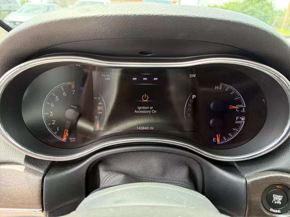 2015 Jeep Grand Cherokee Limited (1C4RJEBG4FC) with an 3.6L V6 DOHC 24V engine, 8-Speed Automatic transmission, located at 1230 East Main St, Xenia, OH, 45385, (937) 908-9800, 39.688026, -83.910172 - Picture your next weekend: loading up the family for a day at Carillon Historical Park, cruising down I675 with the A/C keeping everyone comfortable, then heading out toward Eastwood MetroPark with plenty of cargo space for chairs, coolers, and gear. This 2015 Jeep Grand Cherokee Limited is the kind - Photo#15