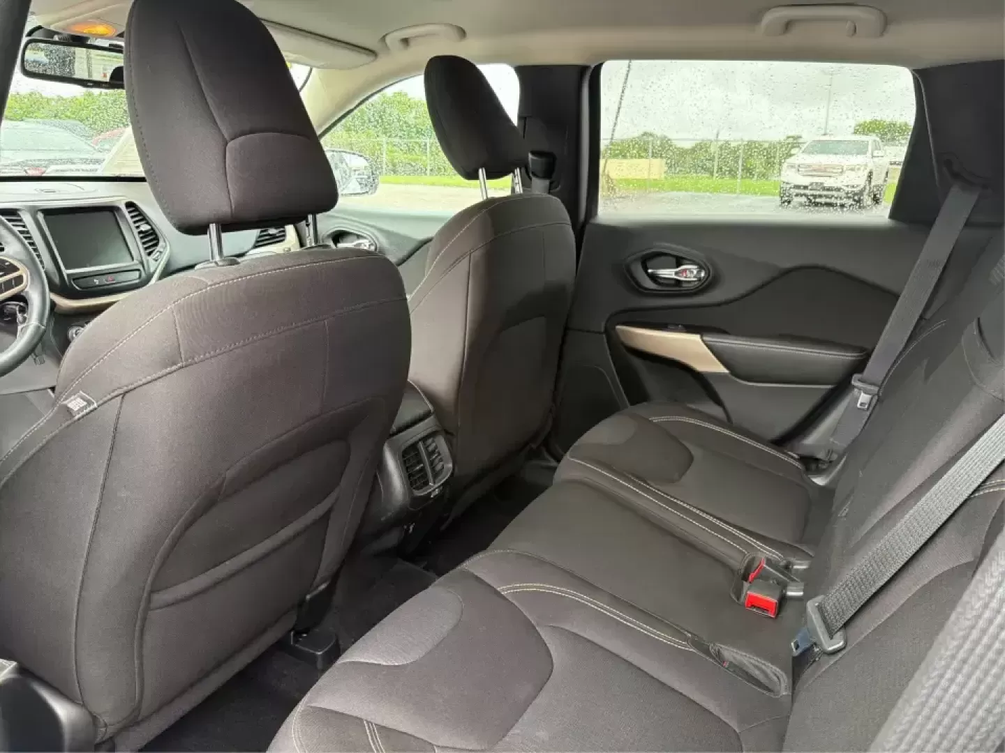 2017 Jeep Cherokee Latitude 4x4 (1C4PJMCS5HW) with an 3.2L V6 DOHC 24V engine, 9A transmission, located at 1184 Kauffman Ave, Fairborn, OH, 45324, (937) 908-9800, 39.807072, -84.030914 - Weekend getaways to John Bryan State Park, snowy commutes to Wright-Patterson AFB, or everyday school-and-grocery runs around Fairborn-this 2017 Jeep Cherokee Latitude 4x4 is built for the kind of life that doesn't stop when the weather changes. With confident 4x4 capability, a comfortable cabin, an - Photo#10