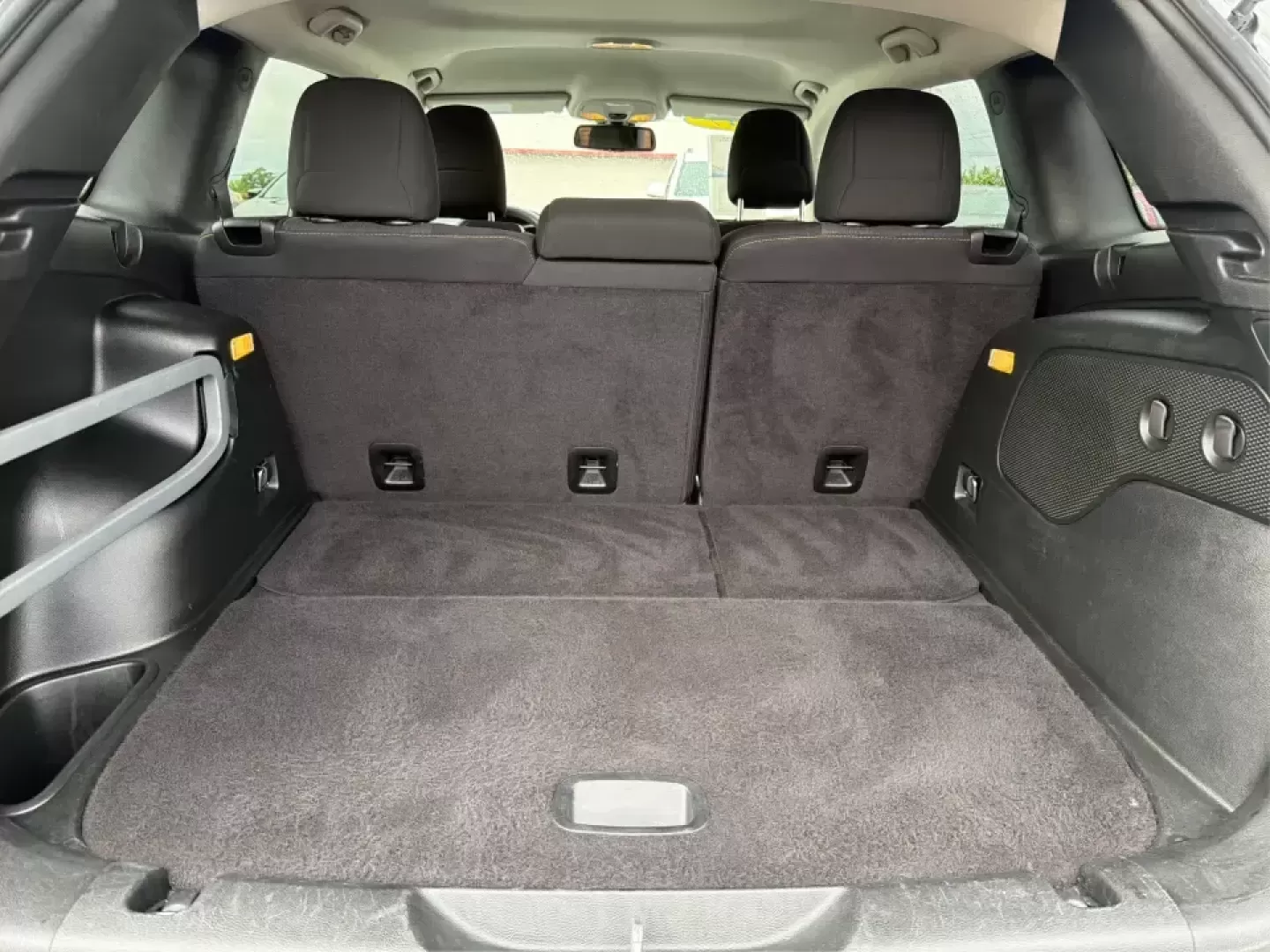 2017 Jeep Cherokee Latitude 4x4 (1C4PJMCS5HW) with an 3.2L V6 DOHC 24V engine, 9A transmission, located at 1184 Kauffman Ave, Fairborn, OH, 45324, (937) 908-9800, 39.807072, -84.030914 - Weekend getaways to John Bryan State Park, snowy commutes to Wright-Patterson AFB, or everyday school-and-grocery runs around Fairborn-this 2017 Jeep Cherokee Latitude 4x4 is built for the kind of life that doesn't stop when the weather changes. With confident 4x4 capability, a comfortable cabin, an - Photo#11