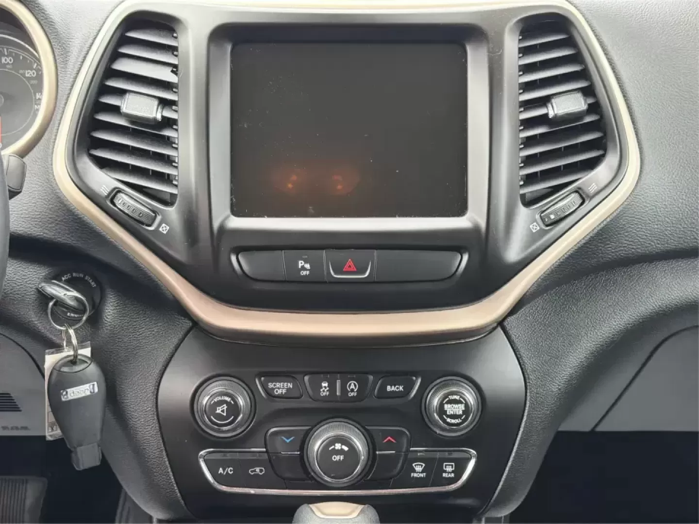 2017 Jeep Cherokee Latitude 4x4 (1C4PJMCS5HW) with an 3.2L V6 DOHC 24V engine, 9A transmission, located at 1184 Kauffman Ave, Fairborn, OH, 45324, (937) 908-9800, 39.807072, -84.030914 - Weekend getaways to John Bryan State Park, snowy commutes to Wright-Patterson AFB, or everyday school-and-grocery runs around Fairborn-this 2017 Jeep Cherokee Latitude 4x4 is built for the kind of life that doesn't stop when the weather changes. With confident 4x4 capability, a comfortable cabin, an - Photo#12