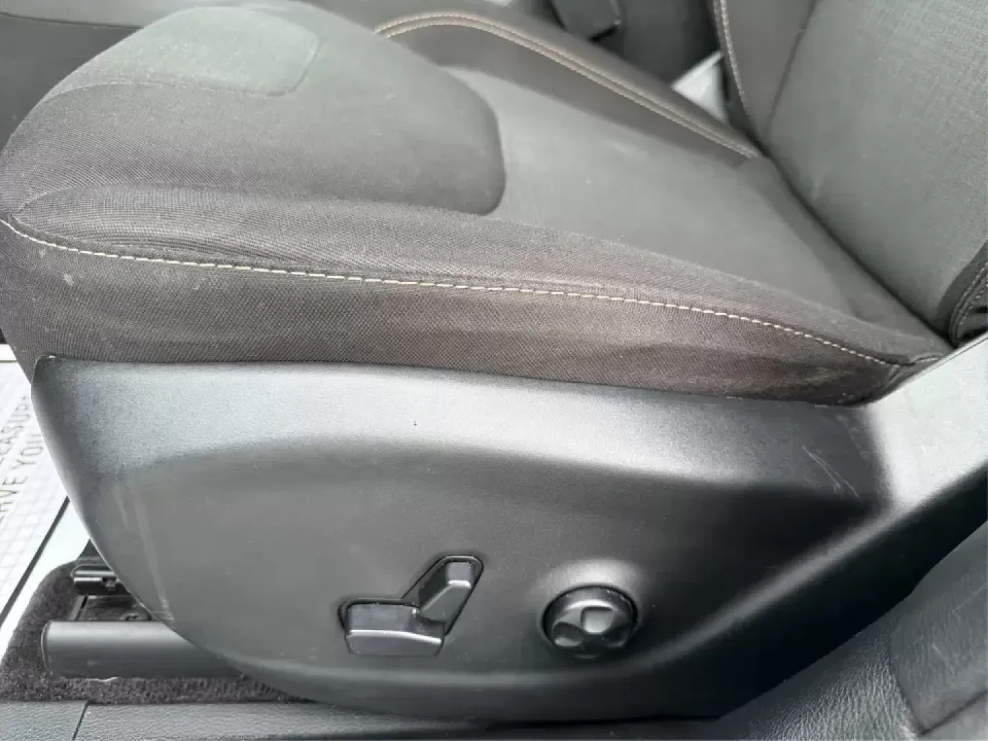 2017 Jeep Cherokee Latitude 4x4 (1C4PJMCS5HW) with an 3.2L V6 DOHC 24V engine, 9A transmission, located at 1184 Kauffman Ave, Fairborn, OH, 45324, (937) 908-9800, 39.807072, -84.030914 - Weekend getaways to John Bryan State Park, snowy commutes to Wright-Patterson AFB, or everyday school-and-grocery runs around Fairborn-this 2017 Jeep Cherokee Latitude 4x4 is built for the kind of life that doesn't stop when the weather changes. With confident 4x4 capability, a comfortable cabin, an - Photo#17