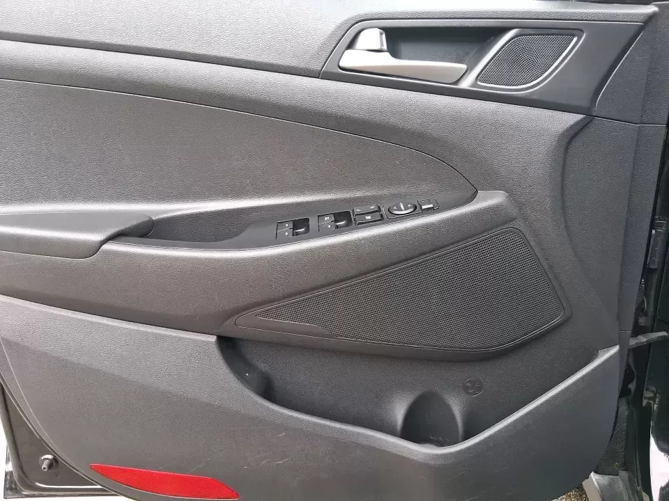 2018 Hyundai Tucson SEL (KM8J33A41JU) with an Nu 2L I-4 gasoline direct injection engine, 6A transmission, located at 880 E. National Road, Vandalia, OH, 45377, (937) 908-9800, 39.891918, -84.183594 - Picture your next week: an easy school drop-off, a smooth commute down US-35, and a weekend escape to Caesar Creek with enough room for coolers, strollers, or hiking gear. This 2018 Hyundai Tucson SEL is the kind of compact SUV that fits real life in Xenia-practical for growing families, comfortable - Photo#18