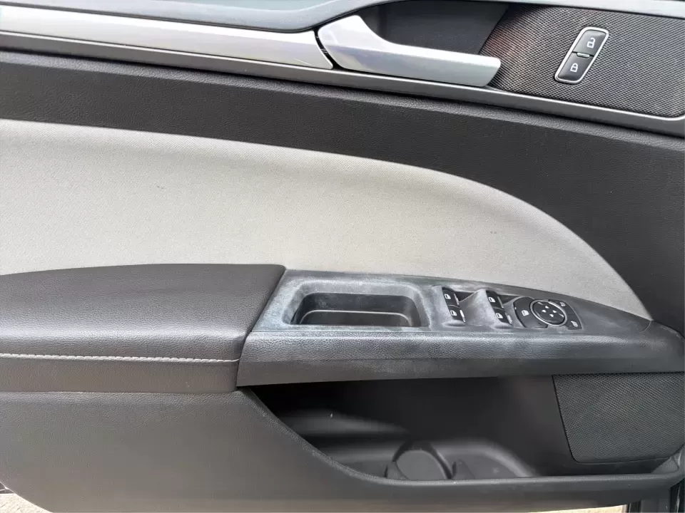 2014 Ford Fusion S (3FA6P0G78ER) with an Duratec 2.5L I-4 DOHC engine, Automatic transmission, located at 8750 N County Rd 25A, Piqua, OH, 45356, (937) 908-9800, 40.164391, -84.232513 - Are you on the hunt for a reliable sedan that fits seamlessly into your everyday life? Look no further than this stunning 2014 Ford Fusion S, available now at Advantage Car and Credit in Fairborn, OH. This vehicle is the perfect choice for budget-conscious buyers or families needing a dependable rid - Photo#18