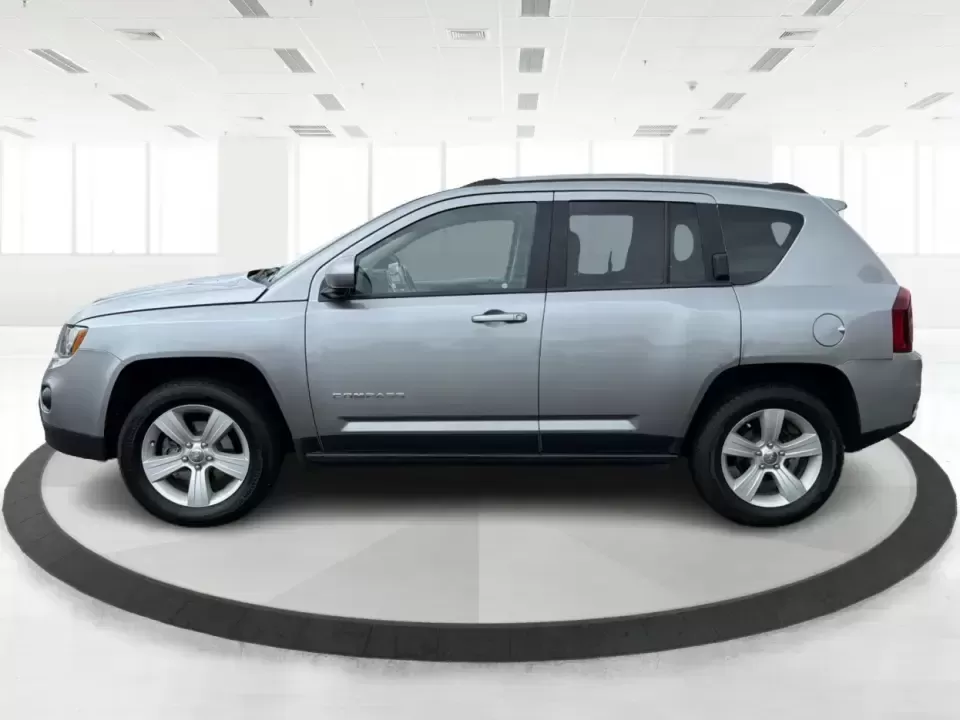 2017 Jeep Compass Latitude 4x4 (1C4NJDEB6HD) with an 2.4L I-4 DOHC engine, 6A transmission, located at 401 Woodman Dr, Riverside, OH, 45431, (937) 908-9800, 39.760899, -84.123421 - Weekday commute down Woodman Dr, weekend escapes to Eastwood MetroPark, and family errands around The Greene-this 2017 Jeep Compass Latitude 4x4 is built for the Riverside, Ohio lifestyle when you want SUV versatility without giving up everyday comfort. Finished in Billet Silver Metallic Clearcoat, - Photo#5